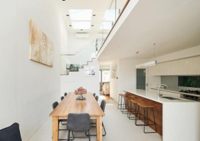 Swanston Sands - Sophisticated Comfort by the Beach